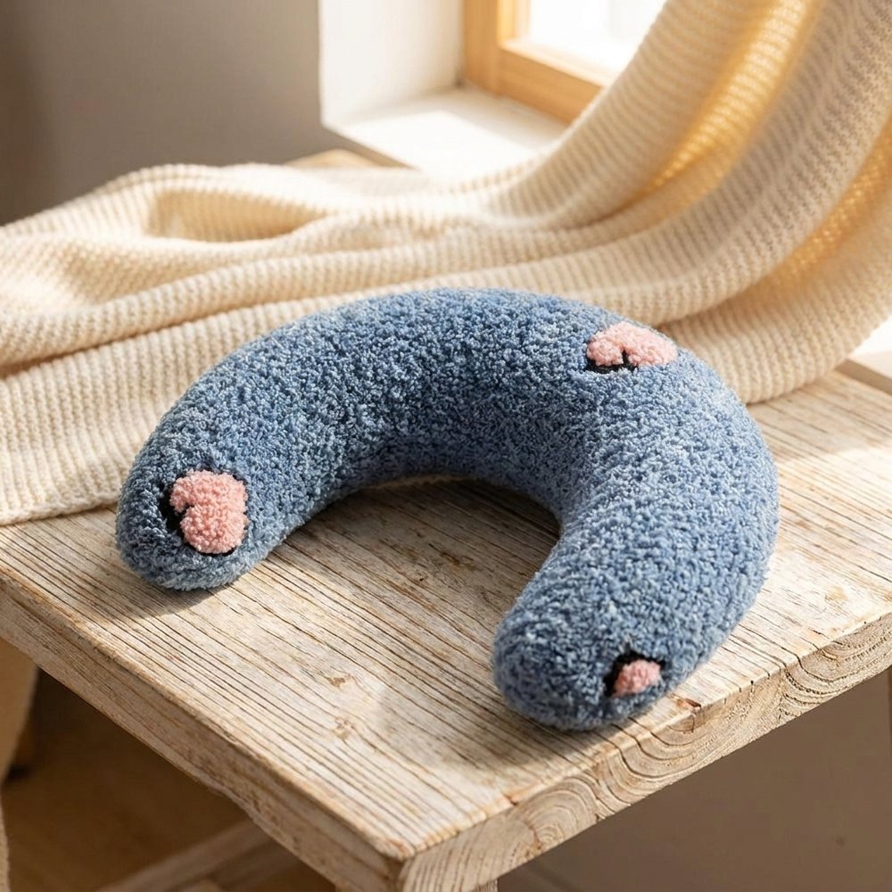 Cozy Arch Pet Headrest Pillow — Soft Curved Neck Support