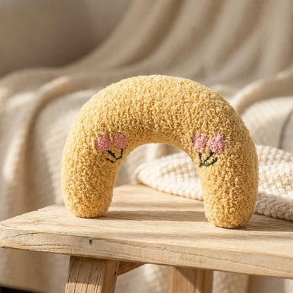 Cozy Arch Pet Headrest Pillow — Soft Curved Neck Support